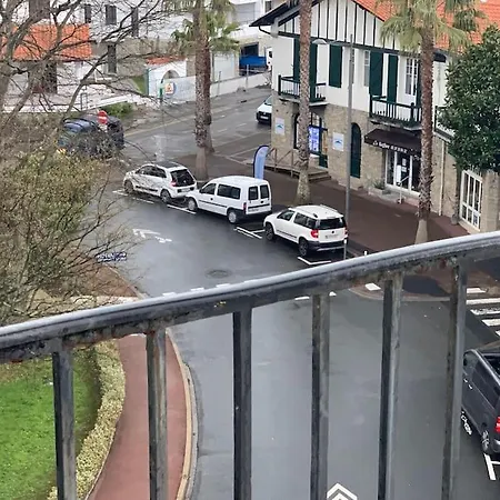 Atico En Esquina A Rotonda