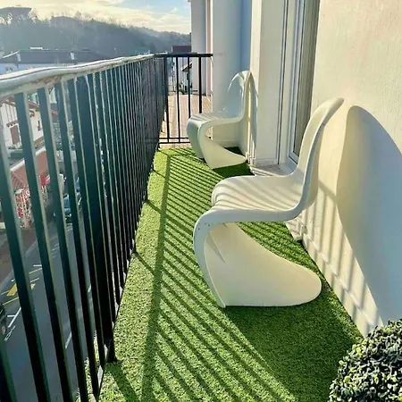 Apartamento Atico En Esquina A Rotonda *