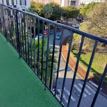 Atico En Esquina A Rotonda Apartamento *